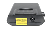 Foto en primer plano del puerto de carga de la batería de bicicleta Ansmann 36V 11.6Ah Compatible.