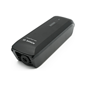 Vista en tres cuartos de la batería de bicicleta Bosch Powerpack 545 SMART Frame tomada desde la derecha.