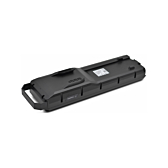 Vista inferior de la batería de bicicleta Bosch Powerpack 700 Performance/Active portaequipajes E-Bike Vision, tomada desde un ángulo oblicuo que muestra claramente la batería.