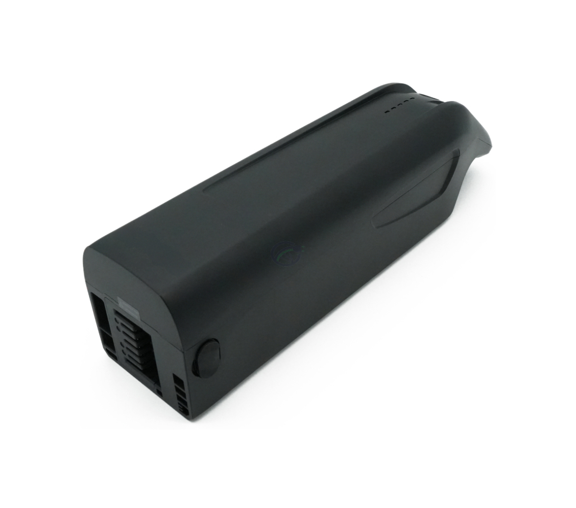 Vista en tres cuartos de la batería de repuesto AEG DownTube 36V 10.4Ah donde se ve claramente la conexión.
