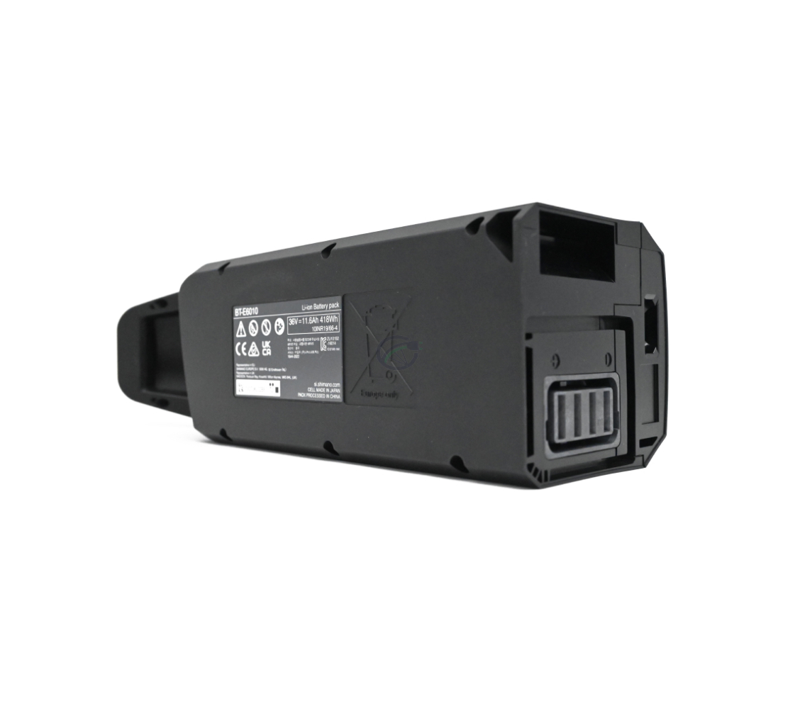 foto del Shimano BT-E6010 36V 11.6Ah desde la parte inferior donde se pueden ver claramente las pegatinas con explicaciones y advertencias
