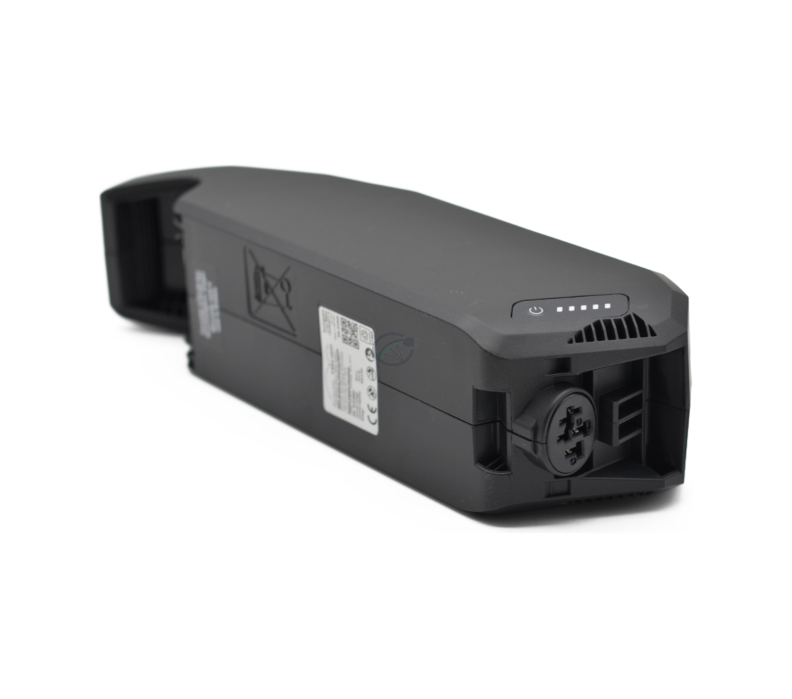 Vista en tres cuartos de la batería de bicicleta Bosch Powerpack 540 Performance/Active cuadro E-Bike Vision. La batería está de lado, lo que hace que la parte inferior sea visible.