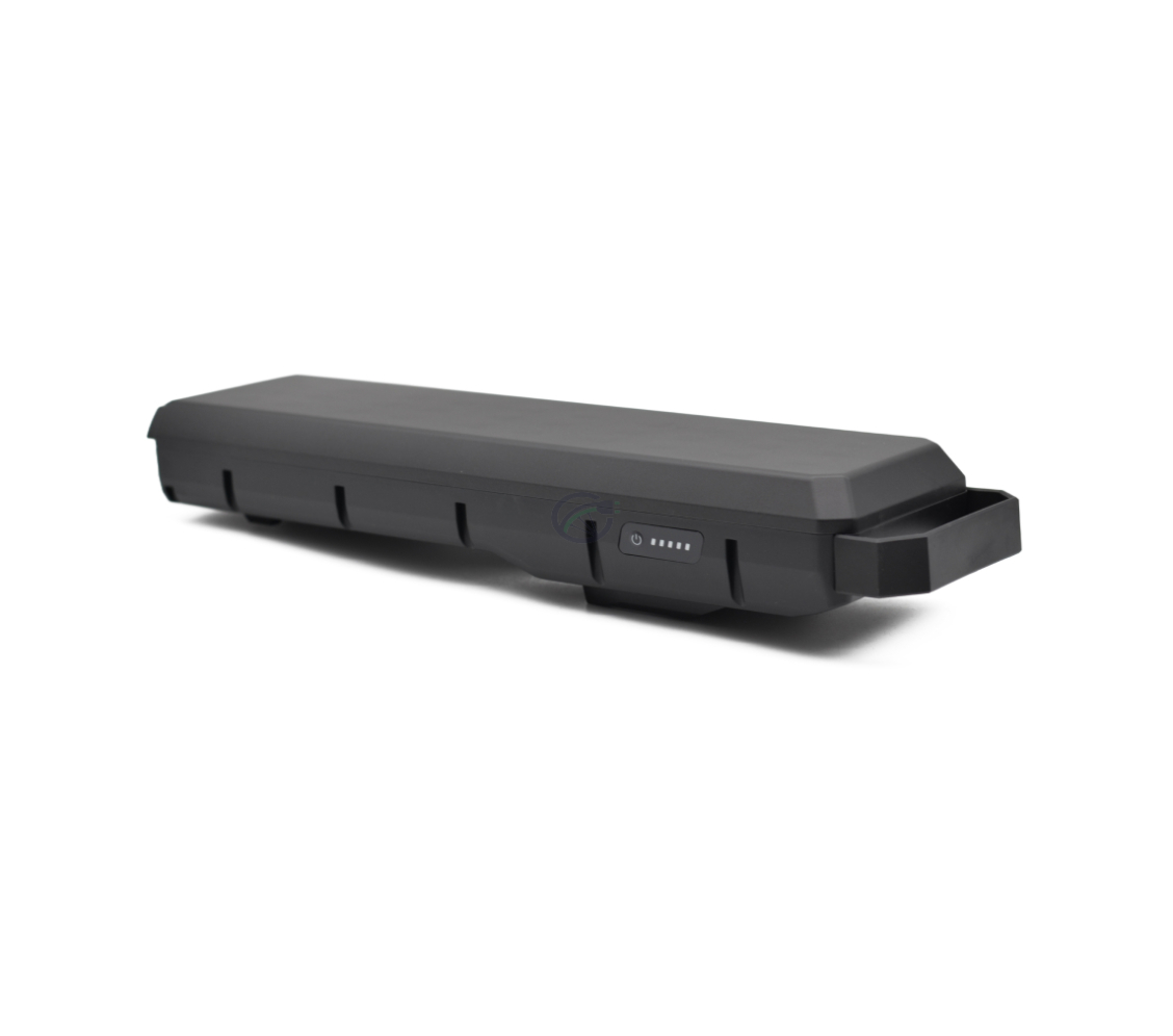 Foto clara de la batería de bicicleta Bosch Powerpack 700 Performance/Active portaequipajes E-Bike Vision. Toda la batería es claramente visible y la foto está tomada desde un ángulo de tres cuartos.