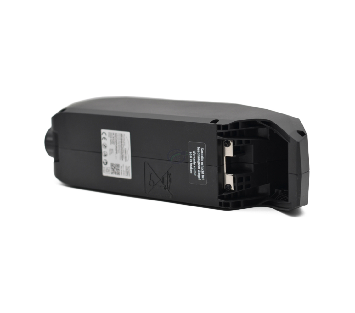 Foto de la parte inferior de la batería de bicicleta Bosch Powerpack 700 Active/Performance cuadro E-Bike Vision desde el asa. La batería está de lado.