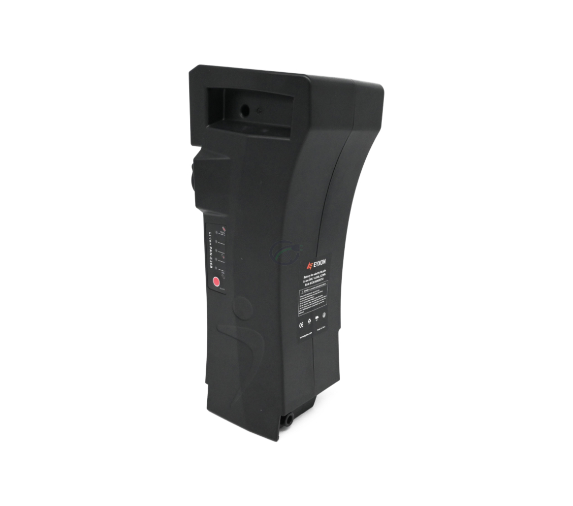 La batería compatible Impulse 36V 14.5Ah producida por EYXON de pie. El lado con la etiqueta y la parte superior de la batería son visibles.