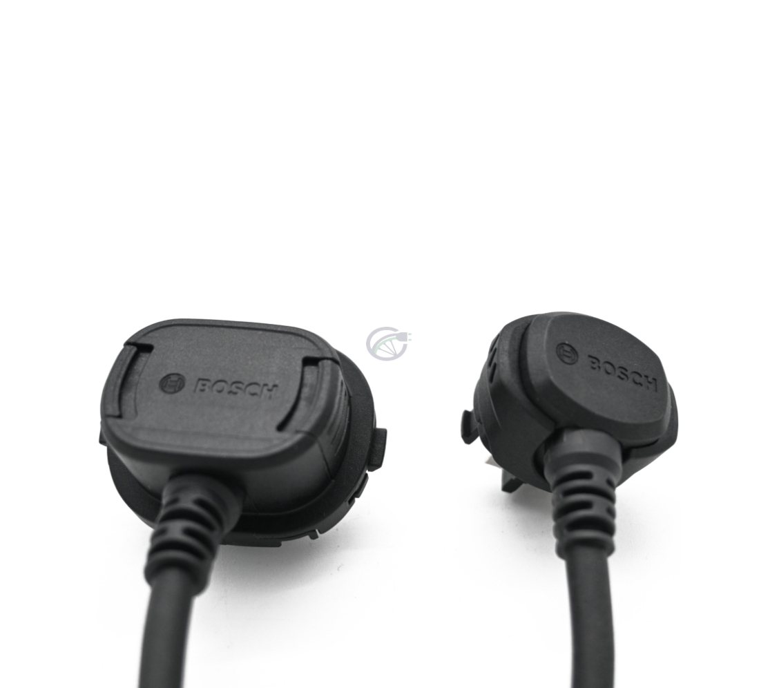 Foto en primer plano de las conexiones del cable de 300 mm del Bosch PowerMore 250 Range Extender