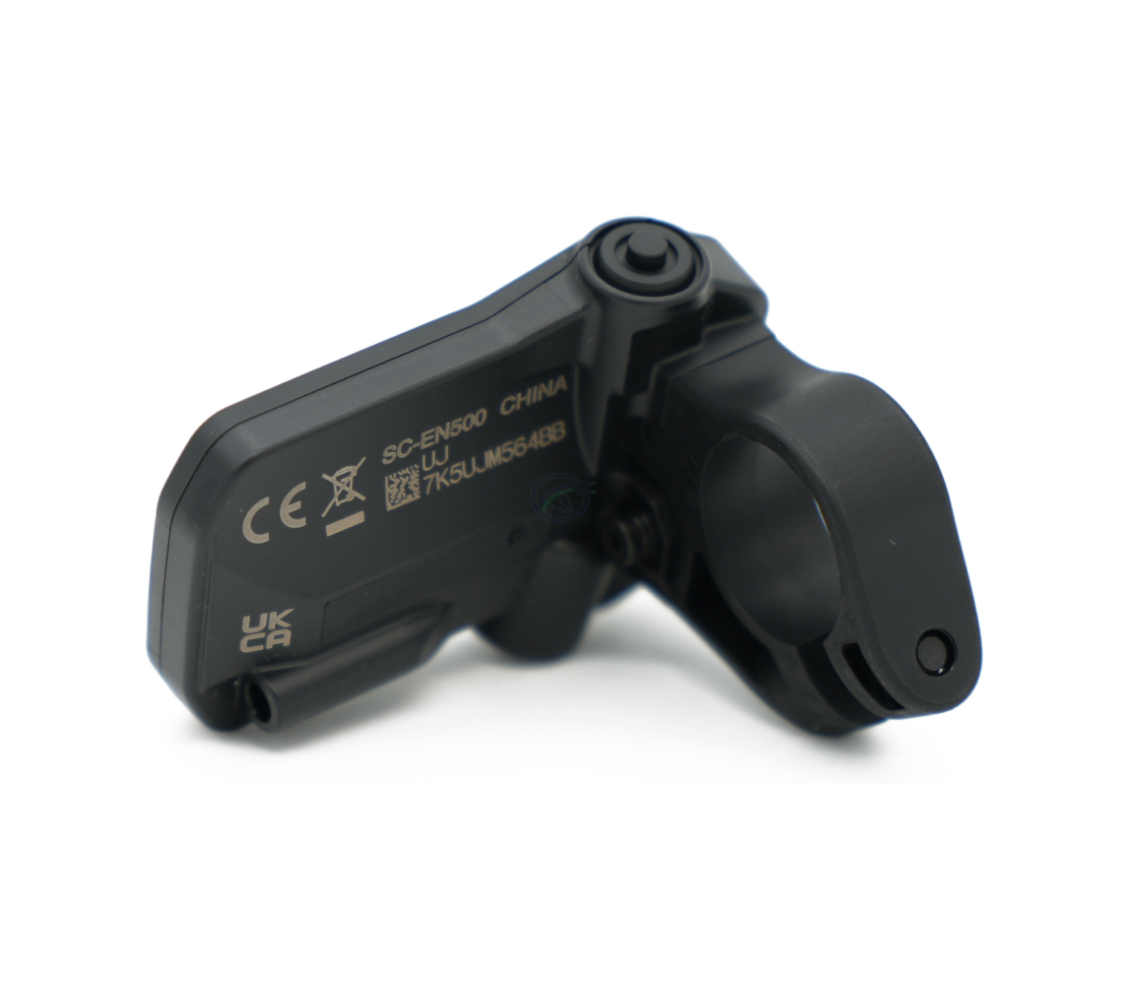 Vista en tres cuartos del Shimano Steps SC-EN500 desde atrás.