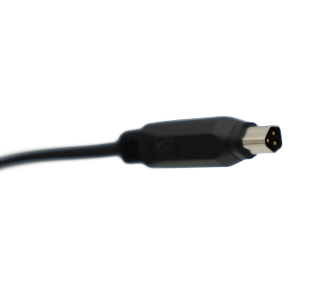 Primer plano de la conexión del cable del cargador Sparta / Batavus E-Motion.