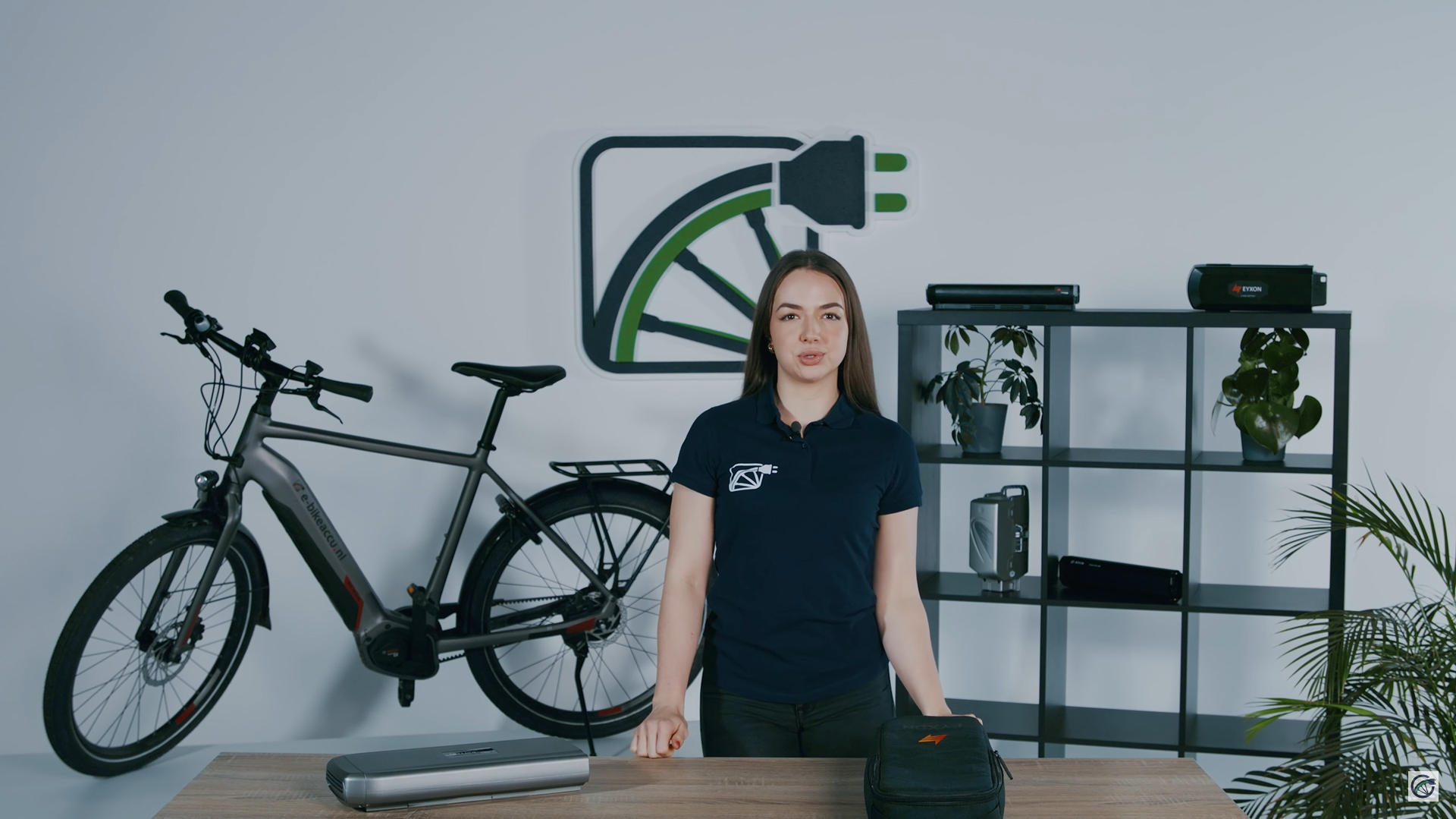Este vídeo explica la mejor manera de proteger la batería de una bicicleta del calor.